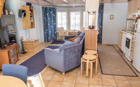 Nelikko B: Hout, Siding, Verblijf, Huis, Huis, Plank, Garden Gebouwen, Blokhut, Hardwood, Veranda