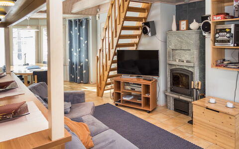 Nelikko B: Hout, Siding, Verblijf, Huis, Huis, Plank, Garden Gebouwen, Blokhut, Hardwood, Veranda