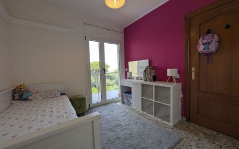 Style: Meubilair, Interieur Ontwerp, Flooring, Verdieping, Kamer, Slaapkamer, Appartement, Verlichting, Bed, Roze