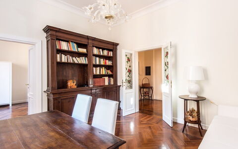Silla: Eigendom, Kamer, Meubilair, Houten Vloer, Verdieping, Interieur Ontwerp, Gebouw, Hardwood, Plafond, Onroerend Goed