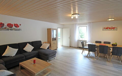 Eifelnatur (Haus 3): Meubilair, Tafel, Eigendom, Gebouw, Hout, Comfort, Stoel, Interieur Ontwerp, Architectuur, Bankstel