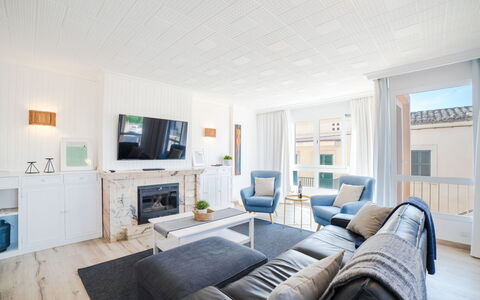 Can Josep: Meubilair, Kamer, Eigendom, Woonkamer, Interieur Ontwerp, Blauw, Gebouw, Huis, Huis, Plafond