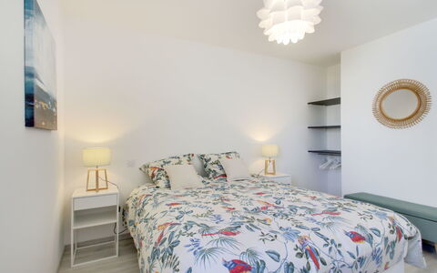 Domaine D'Augustin Apt B01: Slaapkamer, Bed, Meubilair, Kamer, Eigendom, Laken, Bed Frame, Bedding, Interieur Ontwerp, Muur