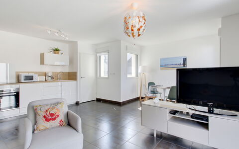 Domaine D'Augustin Apt B01: Kamer, Eigendom, Meubilair, Wit, Interieur Ontwerp, Woonkamer, Gebouw, Verdieping, Plafond, Huis