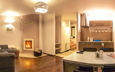 Krajno Pierwsze 100.2: Kamer, Interieur Ontwerp, Meubilair, Eigendom, Gebouw, Plafond, Verlichting, Verdieping, Huis, Woonkamer