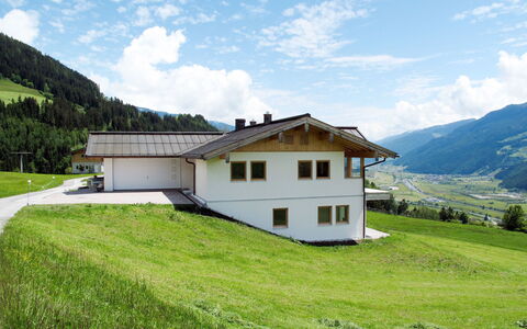 Talmoosen-Bauer: Eigendom, Huis, Bergketen, Berg, Bergachtig Landvormen, Alpen, Heuvel Station, Huis, Onroerend Goed, Lucht
