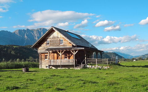 Steiners Blockhütte: Wolk, Lucht, Fabriek, Berg, Gebouw, Natuurlijk Landschap, Huis, Land Lot, Boom, Venster
