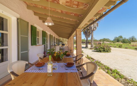 Can Soler: Huis, Dak, Huis, Woongebied, Veranda, Landgoed, Verblijf, Schaduw, Deur, Landscaping