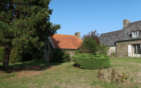 La Longère: Fabriek, Lucht, Venster, Gebouw, Boom, Huis, Natuurlijk Landschap, Gras, Land Lot, Verblijf