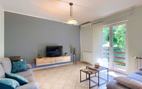 Carlo: Meubilair, Bankstel, Schaduw, Interieur Ontwerp, Hout, Venster, Woonkamer, Comfort, Flooring, Verdieping