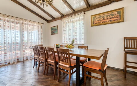 Villa Toni: Meubilair, Interieur Ontwerp, Flooring, Tafel, Hout, Verdieping, Plafond, Keuken En Eettafel, Eetkamer, Verlichting