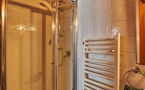 Braga 602: Deur, Deur Van De Douche, Hout, Verdieping, Flooring, Home Deur, Gebouw, Loodgieterswerkinrichting