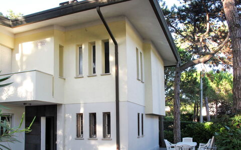Villa Isolina: Huis, Eigendom, Gebouw, Huis, Onroerend Goed, Architectuur, Facade, Verblijf, Kamer, Villa