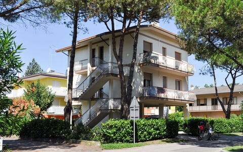 Villa Stefano: Eigendom, Huis, Gebouw, Woongebied, Onroerend Goed, Buurt, Appartement, Huis, Architectuur, Boom
