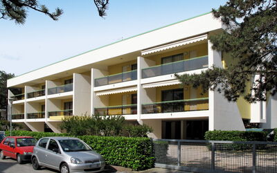 Bibione 621: Eigendom, Auto, Voertuig, Gebouw, Woongebied, Architectuur, Huis, Onroerend Goed, Appartement, Facade