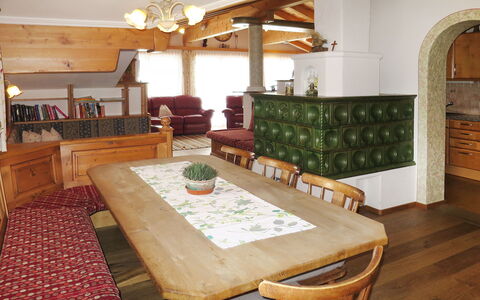 Nachbarbauer: Meubilair, Kamer, Eigendom, Interieur Ontwerp, Gebouw, Tafel, Plafond, Woonkamer, Verdieping, Huis