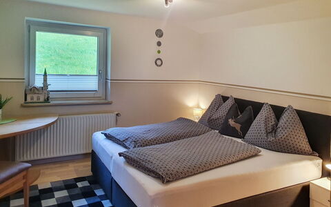 Radstadt 606: Slaapkamer, Meubilair, Bed, Kamer, Eigendom, Interieur Ontwerp, Bed Frame, Matras, Verdieping, Plafond
