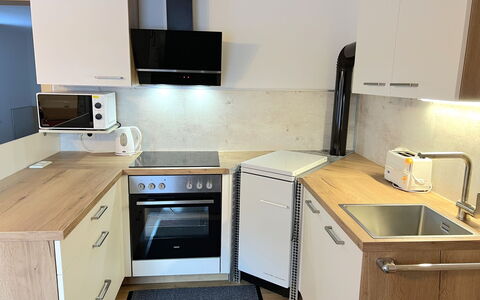 Wallner: Toestel Van De Keuken, Keuken, Countertop, Major Appliance, Flooring, Cabinetry, Hout, Meubilair, Interieur Ontwerp, Huishoudapparatuur