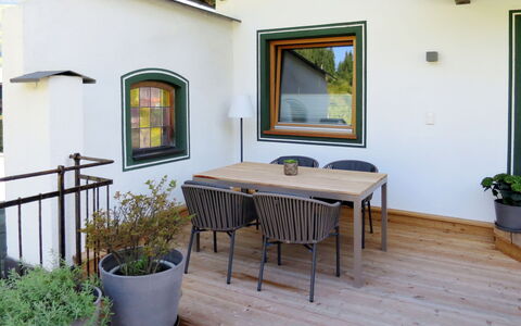 Apart Bergart: Eigendom, Kamer, Gebouw, Huis, Meubilair, Onroerend Goed, Interieur Ontwerp, Verdieping, Tafel, Huis