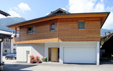 Nina: Huis, Huis, Eigendom, Gebouw, Dak, Onroerend Goed, Woongebied, Facade, Architectuur, Siding