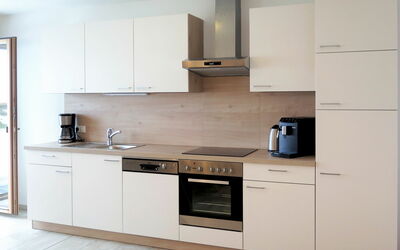 Luxner 626.5: Cabinetry, Kamer, Meubilair, Keuken, Eigendom, Countertop, Fornuis, Interieur Ontwerp, Major Appliance, Kast