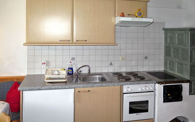 Oberweissbach (Wil315) 652.1: Keuken, Cabinetry, Kamer, Countertop, Eigendom, Major Appliance, Meubilair, Fornuis, Huishoudapparatuur, Toestel Van De Keuken