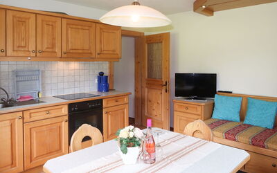 Oberweissbach (Wil317) 652.3: Kamer, Eigendom, Countertop, Meubilair, Keuken, Cabinetry, Gebouw, Interieur Ontwerp, Huis, Plafond