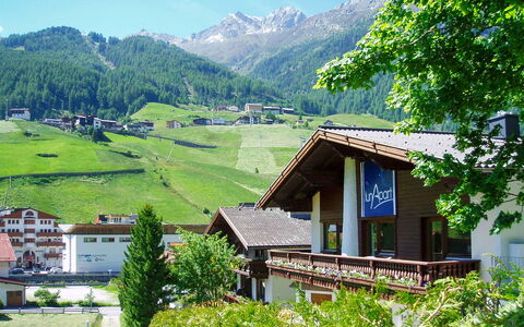 Sölden 622: Berg, Eigendom, Lucht, Fabriek, Gebouw, Groen, Natuur, Natuurlijk Landschap, Boom, Huis