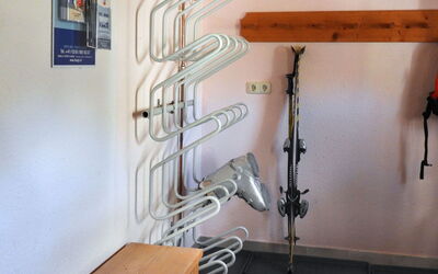 Spiss-Samnaun 602: Hout, Interieur Ontwerp, Gebouw, Gas, Font, Kunst, Machine, Hardwood