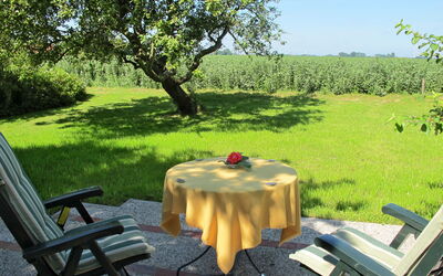 Horumersiel 656: Eigendom, Tafel, Boom, Natuurlijk Landschap, Gras, Meubilair, Backyard, Huis, Landschap, Onroerend Goed