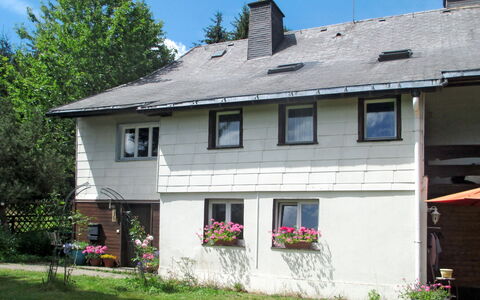 Feldberg 608: Fabriek, Gebouw, Eigendom, Bloem, Venster, Lucht, Boom, Huis, Verblijf, Gras