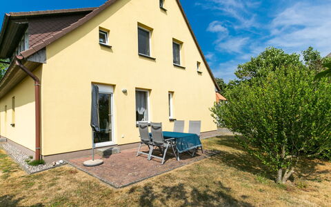 Waase 606: Lucht, Gebouw, Fabriek, Venster, Wolk, Huis, Schaduw, Land Lot, Verblijf, Onroerend Goed