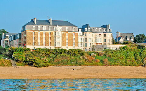 Saint Malo 607: Water, Fabriek, Lucht, Gebouw, Eigendom, Azure, Natuurlijk Landschap, Land Lot, Boom, Kust En Oceanic Landvormen