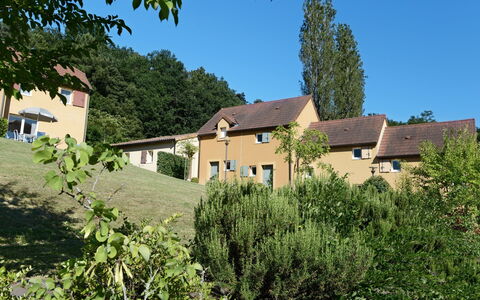 Sarlat-La-Canéda 607: Fabriek, Gebouw, Lucht, Venster, Boom, Natuurlijk Landschap, Huis, Land Lot, Landelijk Gebied