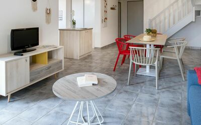 Domaine du Golf 612.7: Verdieping, Kamer, Eigendom, Meubilair, Interieur Ontwerp, Gebouw, Flooring, Tegel, Tafel, Woonkamer