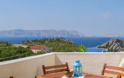 Senj 625: Eigendom, Onroerend Goed, Lucht, Azure, Vakantie, Gebouw, Kamer, Villa, Huis, Meubilair