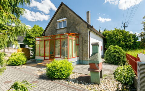 Rakoczi: Struik, Huis, Woongebied, Dak, Verblijf, Huis, Deur, Tuin, Groundcover