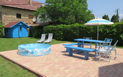 Balatonmariafurdo 622: Eigendom, Zwembad, Backyard, Patio, Schaduw, Tafel, Werf, Huis, Vrije Tijd, Onroerend Goed