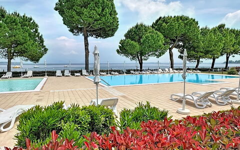 Desenzano 617: Zee, Kust En Oceanic Landvormen, Kust, Toevlucht, Oceaan, Kust, Strand, Zwembad, Badplaats, Tropen