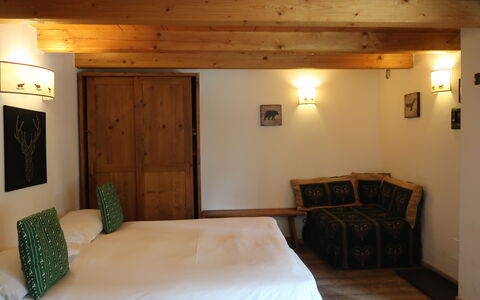 Valtournenche 602: Bed, Kamer, Meubilair, Slaapkamer, Eigendom, Bed Frame, Plafond, Gebouw, Laken, Interieur Ontwerp