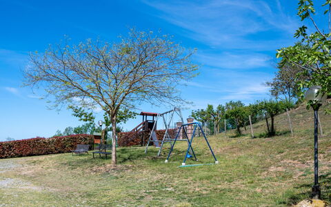 Agriturismo i Tre Tigli: Lucht, Fabriek, Wolk, Plantengemeenschap, Natuurlijk Landschap, Afdeling, Hout, Land Lot, Gras, Biome