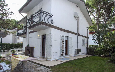 Villa Emilia: Huis, Eigendom, Gebouw, Huis, Onroerend Goed, Verblijf, Architectuur, Kamer, Facade, Villa