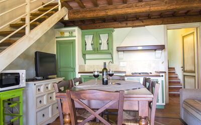 Il Felciaione 621.12: Cabinetry, Eigendom, Meubilair, Hout, Gebouw, Keuken, Interieur Ontwerp, Architectuur, Beits, Straal
