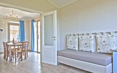Il Felciaione 621.7: Meubilair, Comfort, Azure, Hout, Interieur Ontwerp, Flooring, Gebouw, Decoratie, Verdieping, Woonkamer