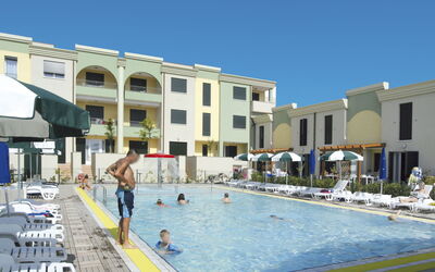Caorle 642: Zwembad, Toevlucht, Samengesteld Materiaal, Buitenmeubels, Schaduw, Hotel, Eco Hotel, Waterpartij, Thermae