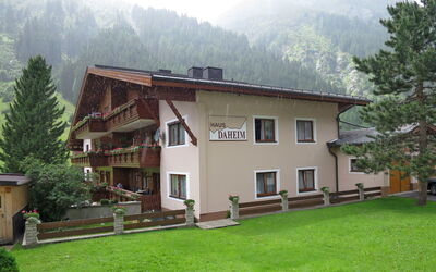 Sankt Leonhard im Pitztal 607: Fabriek, Gebouw, Berg, Eigendom, Venster, Boom, Huis, Land Lot, Lucht, Natuurlijk Landschap