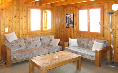 Les Fontannets (Vez130) 641.2: Kamer, Meubilair, Eigendom, Gebouw, Interieur Ontwerp, Tafel, Woonkamer, Huis, Blokhut, Cabine