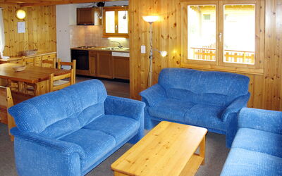 Les Fontannets (Vez130) 641.1: Kamer, Meubilair, Eigendom, Gebouw, Tafel, Woonkamer, Huis, Interieur Ontwerp, Huis, Onroerend Goed