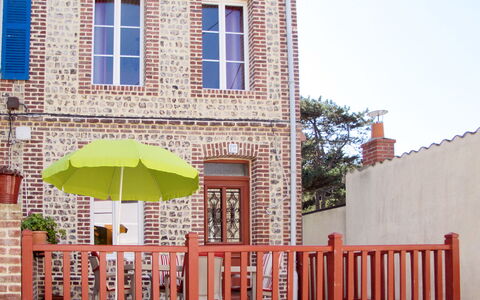 La Rose des Vents: Eigendom, Huis, Gebouw, Huis, Onroerend Goed, Facade, Steen, Muur, Woongebied, Architectuur