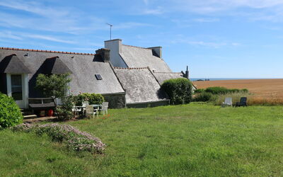 Plozévet 605: Eigendom, Verblijf, Huis, Land Lot, Gras, Landelijk Gebied, Boerderij, Lucht, Boerderij, Grasland